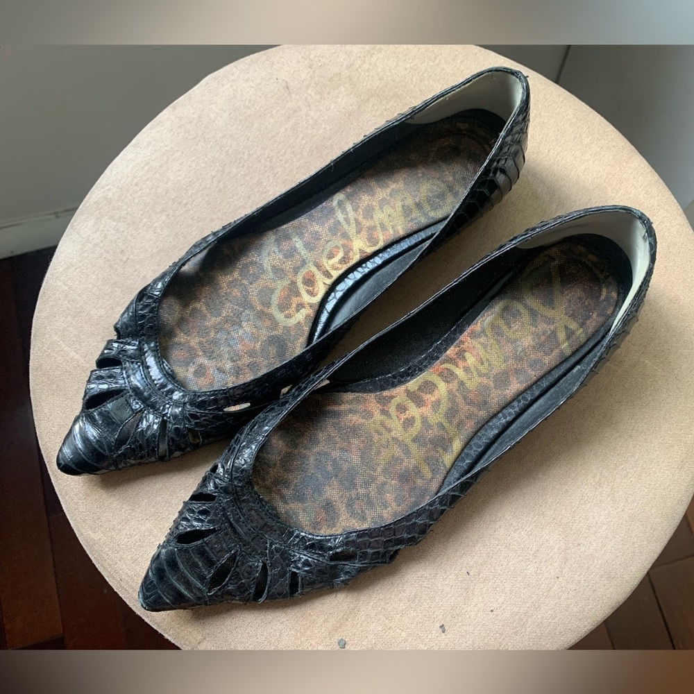 Black faux snake skin Sam Edelman flats 6 1/2